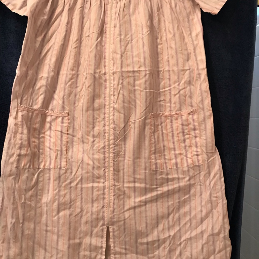 2 fairly new good condition house in for lounging